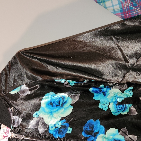 Coat - Picture 3 of 6